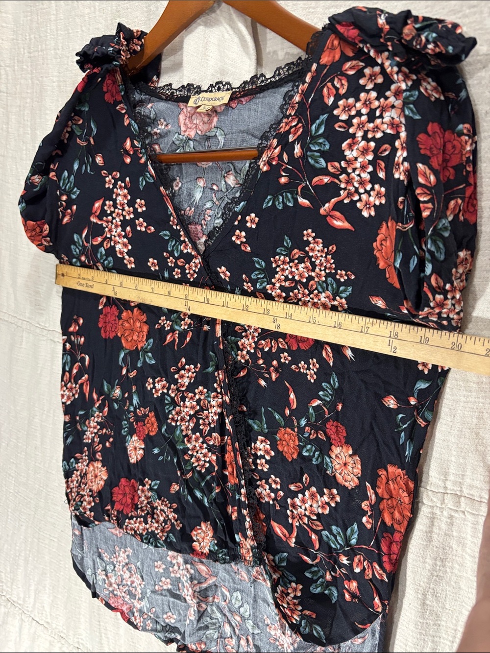 Democracy Floral Wrap Blouse Navy Blue High Low Faux Wrap Lace Trim Boho XS - Picture 6 of 8